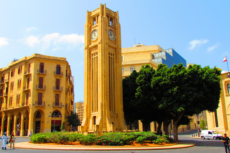 برج ساعة الحميدية في بيروت سائح