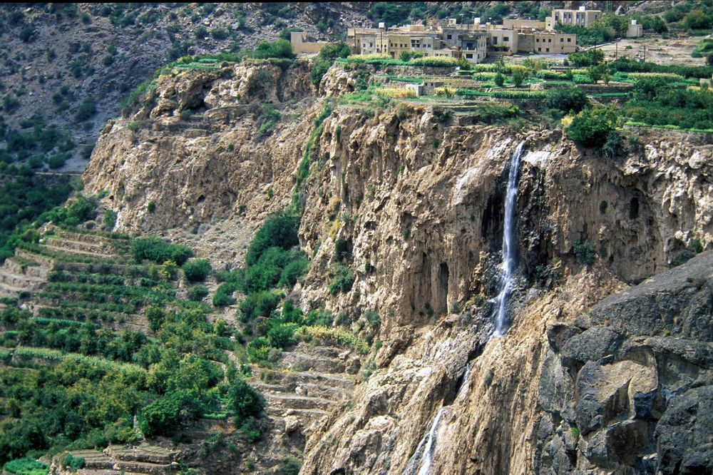 الجبل الاخضر في سلطنة عمان سائح